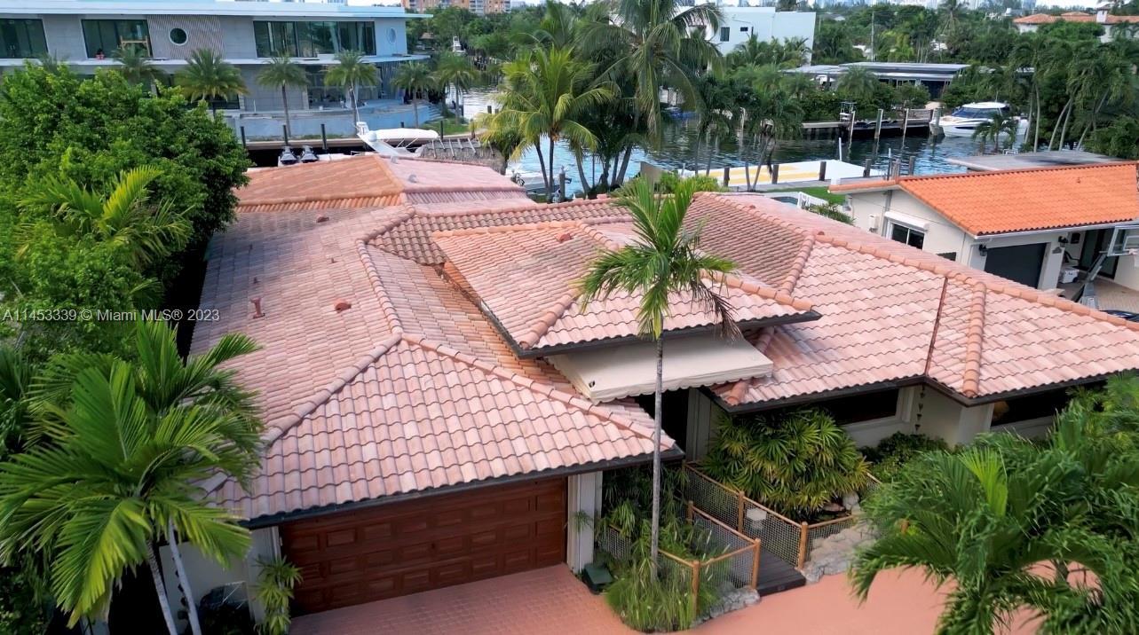 Photo of 2341 Bayview Ln in North Miami, FL
