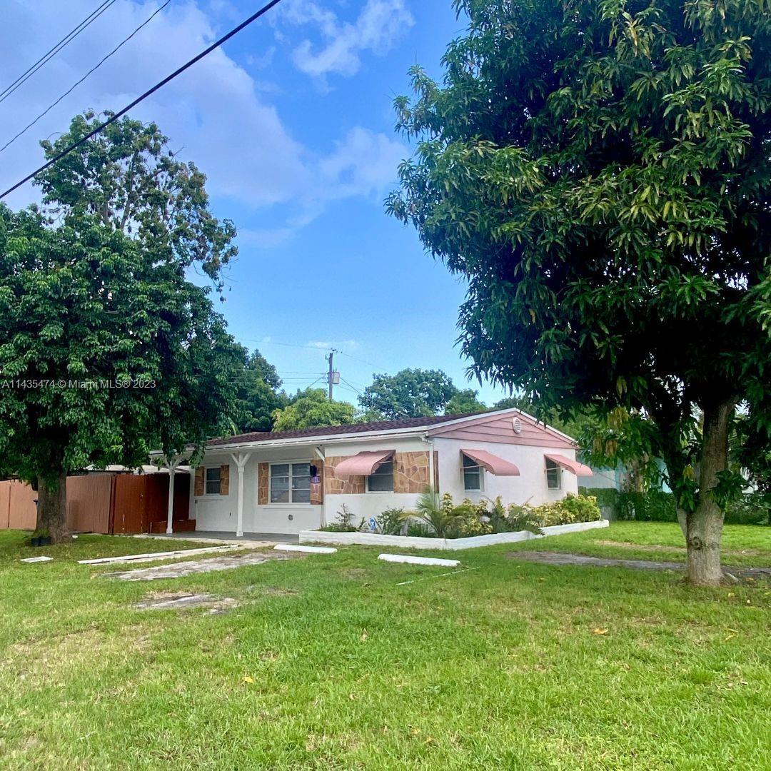 Large corner lot! Perfect starter home for a family, or investment property. 
Move-in ready! Roof &
