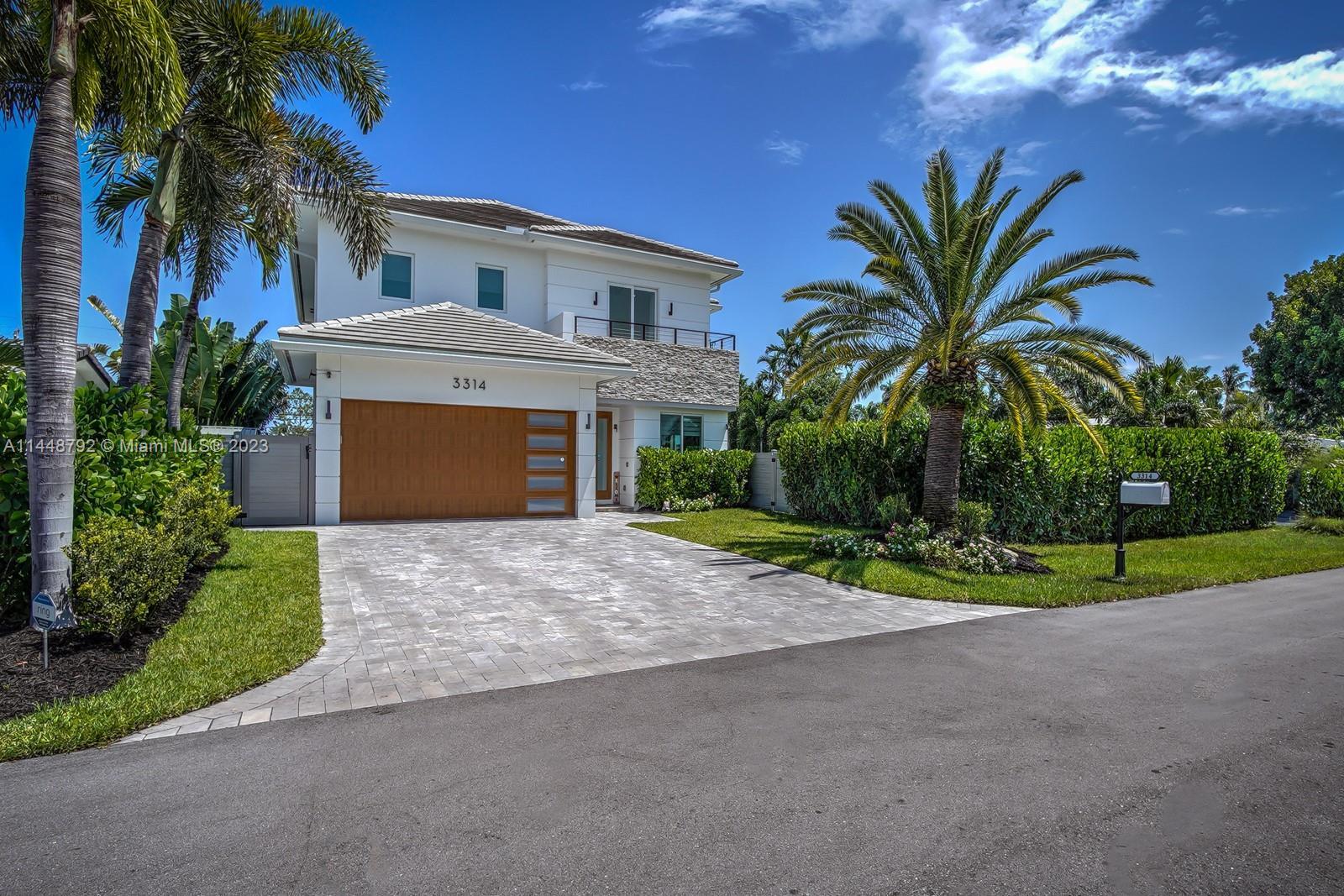 Photo of 3314 NE 27th Ter in Lighthouse Point, FL