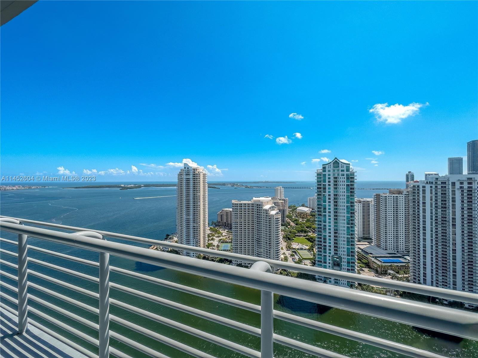 Amazing Penthouse with 2 bed, 2 bath residence at One Miami, offering luxurious urban living *
Spec