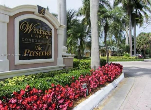 Very nice 1 bed 1 bath in Windward Lakes unit. Condo offers many amenities such as gym, pool, playgr
