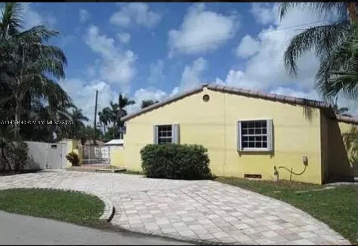 Photo of 1402 Wiley St in Hollywood, FL