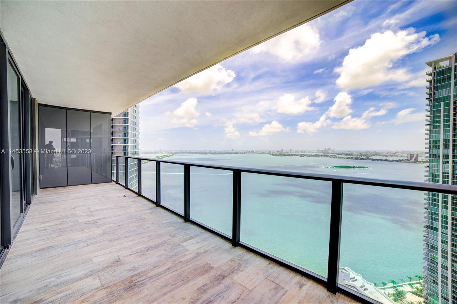Located on the 40th floor, this stunning Corner 4 Bedroom/ 4 baths Skyvilla is a true gem With a pri