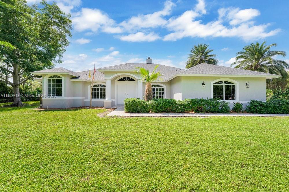 Photo of 15320 N 87th Rd N in Loxahatchee, FL