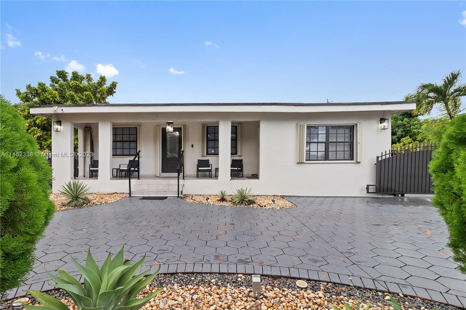 Photo of 3430 W 7 in Hialeah, FL