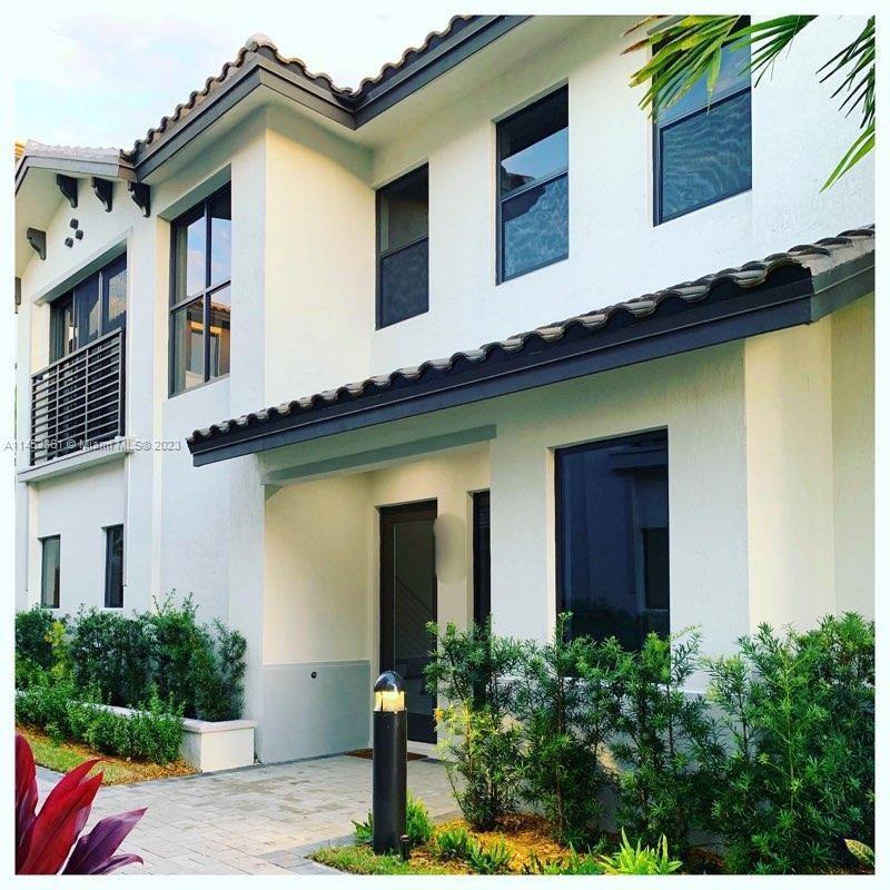 Photo of 8275 NW 48th St in Doral, FL