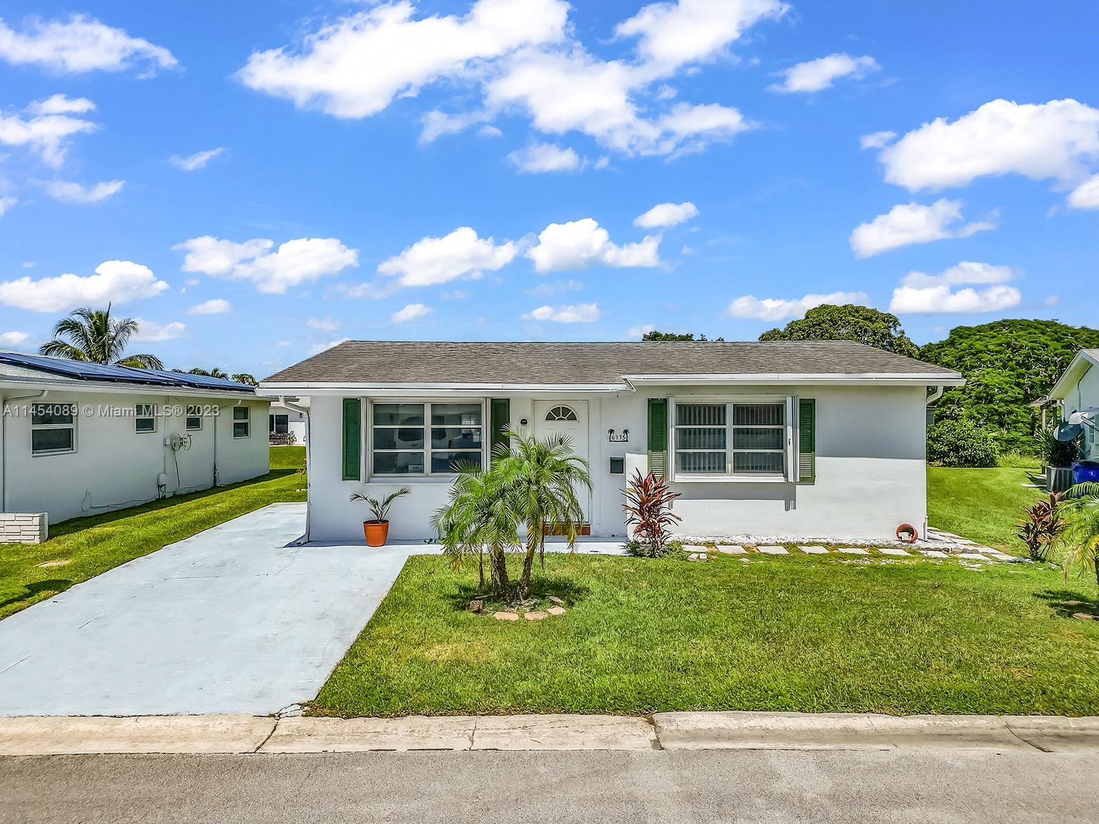 Photo of 6775 NW 15th St in Margate, FL