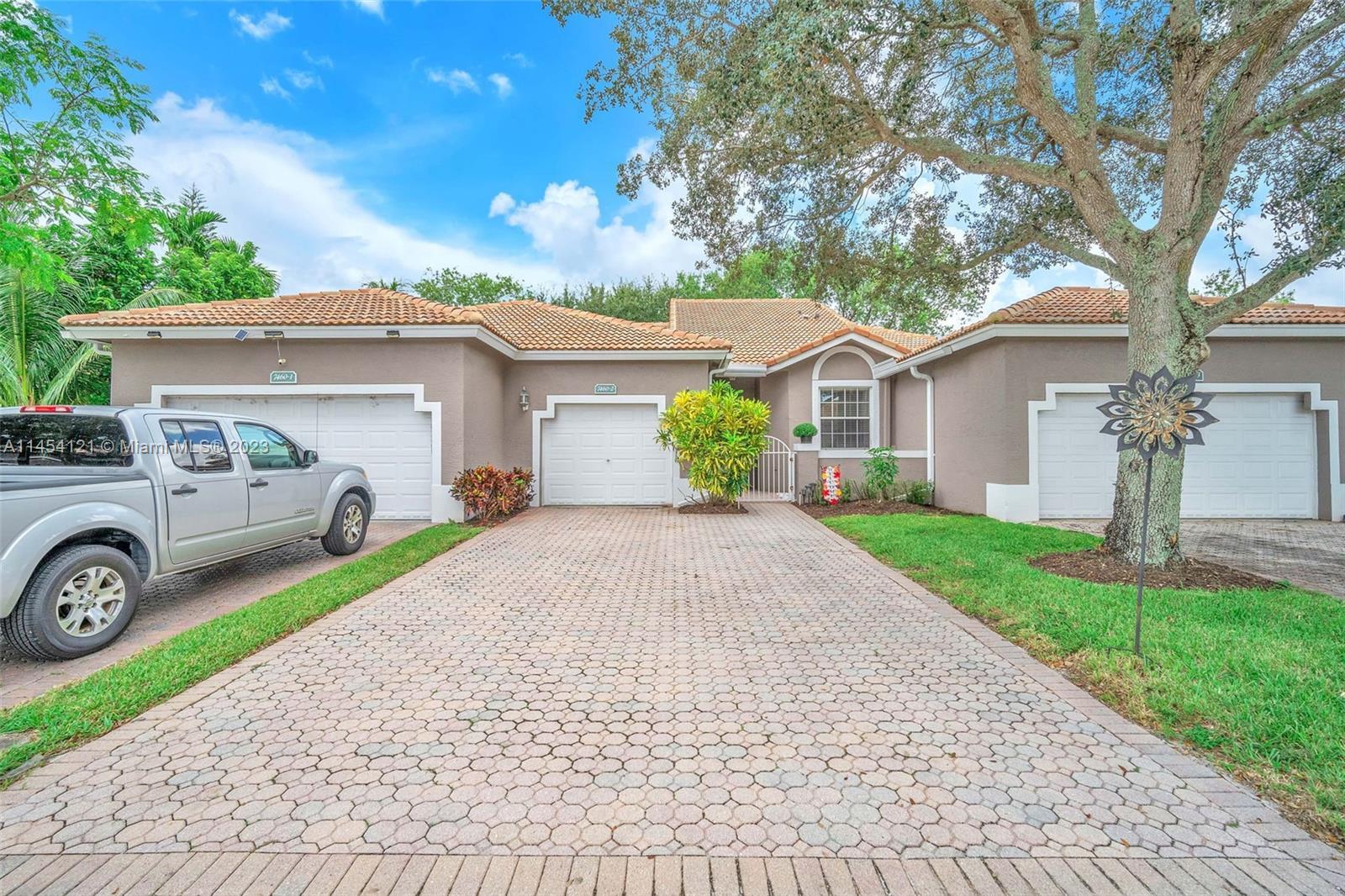 Photo of 7460 S Aragon Blvd in Sunrise, FL