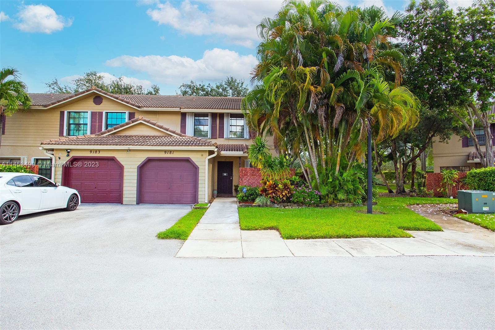 Photo of 9181 Vineyard Lake Dr in Plantation, FL