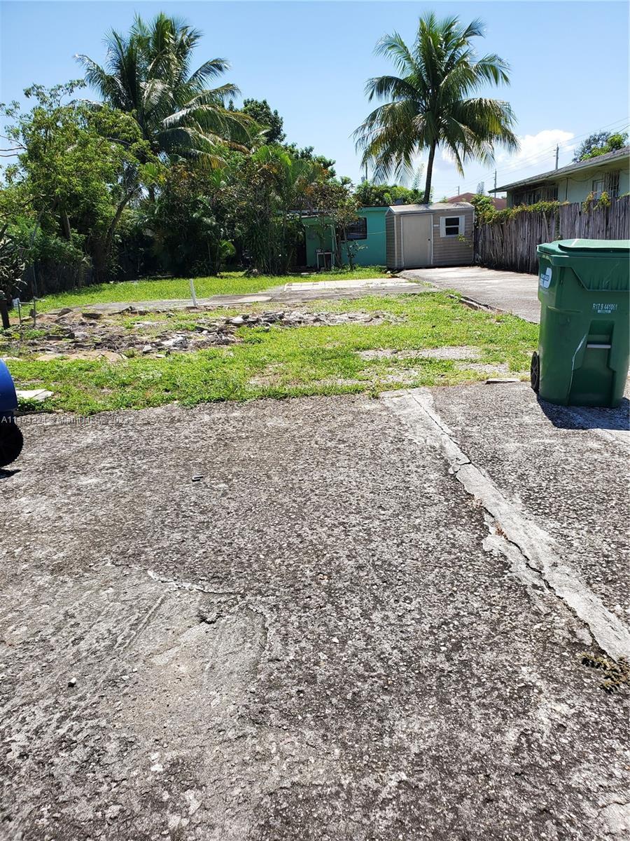 Photo of 784 NW 109th St in Miami, FL