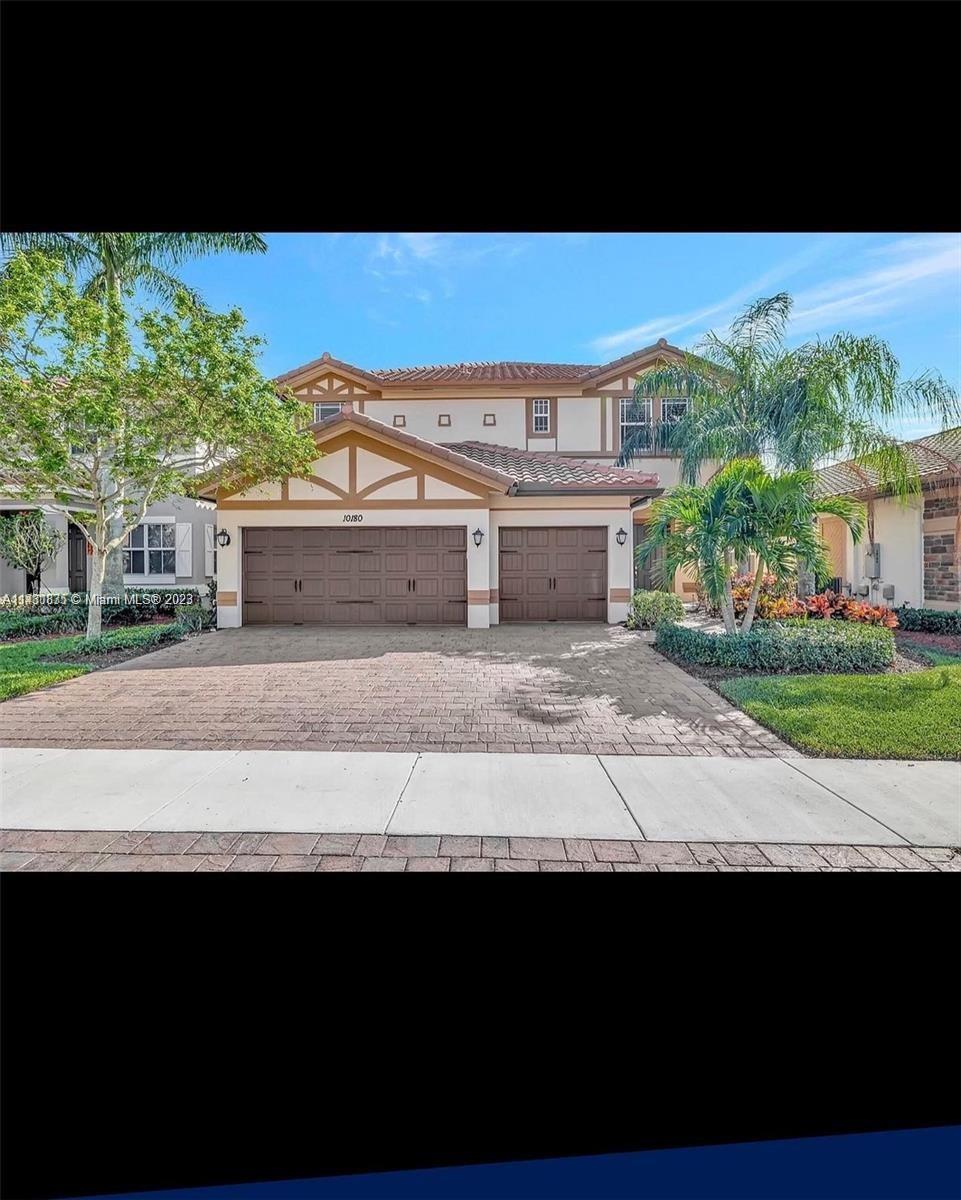 Photo of 10180 Lake Vista Ct in Parkland, FL