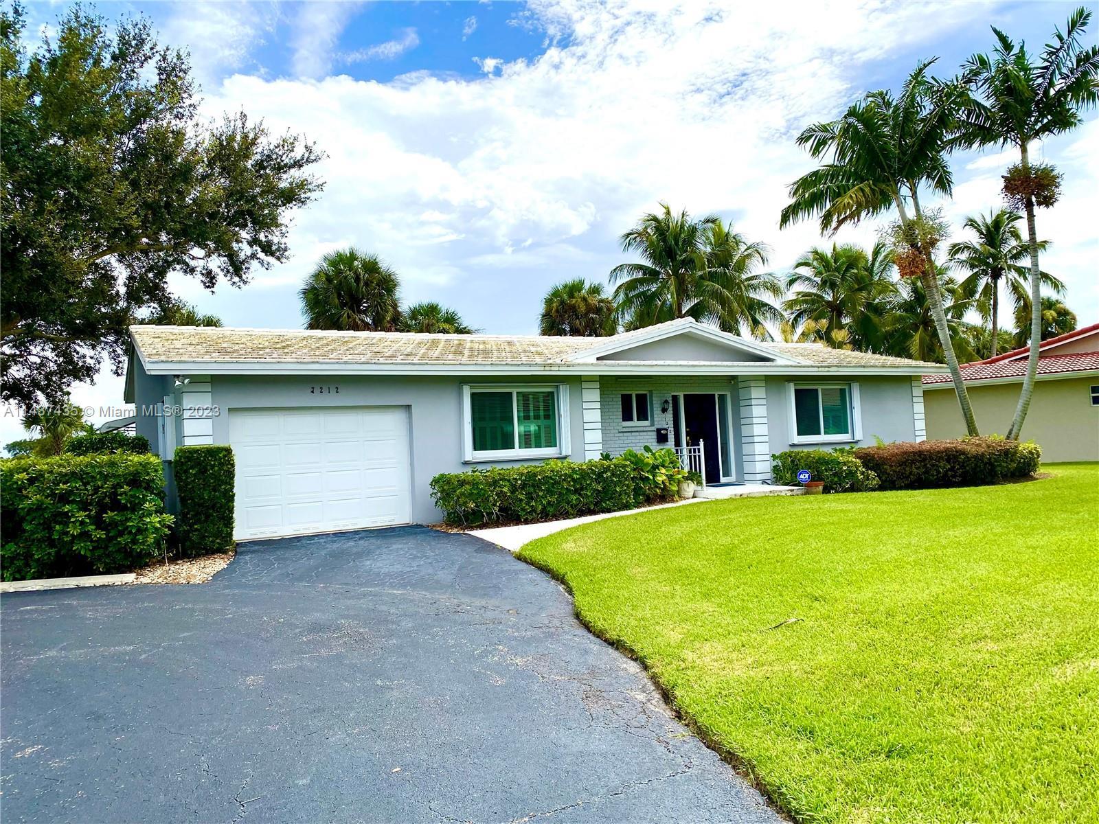 Photo of 7212 E Tropical Wy in Plantation, FL