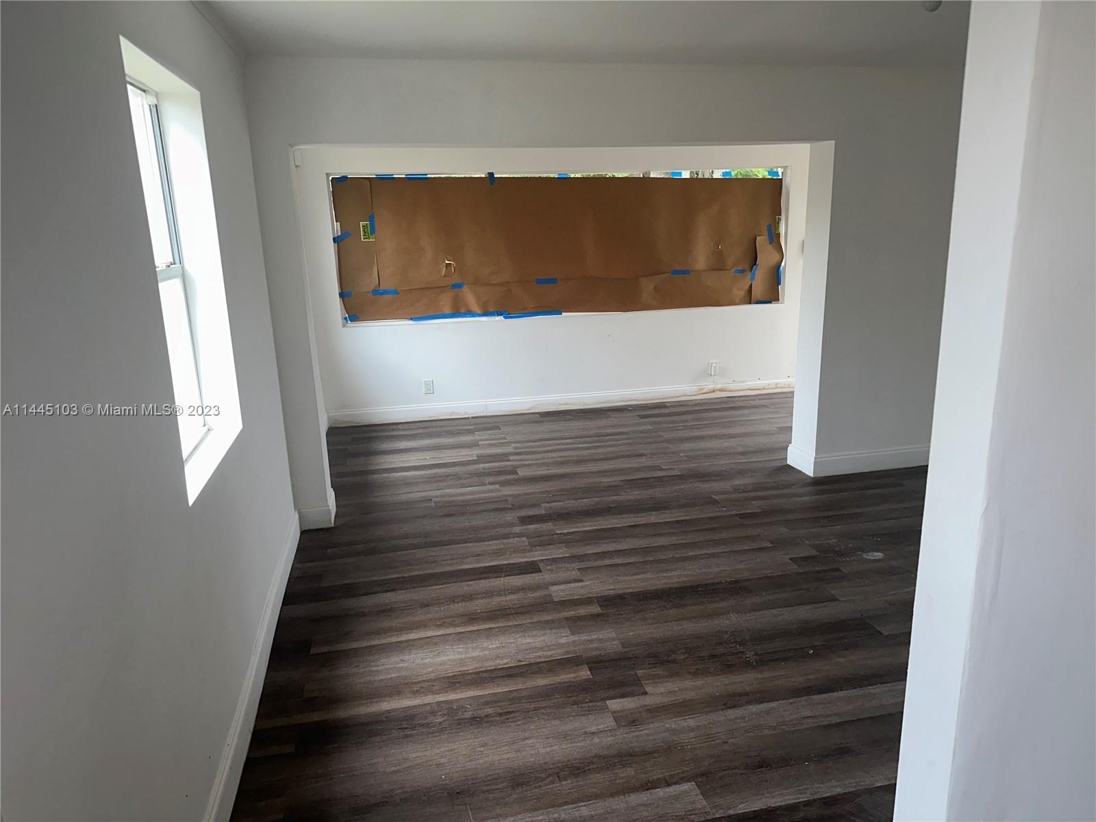 Photo of 657 W 4th St in Riviera Beach, FL