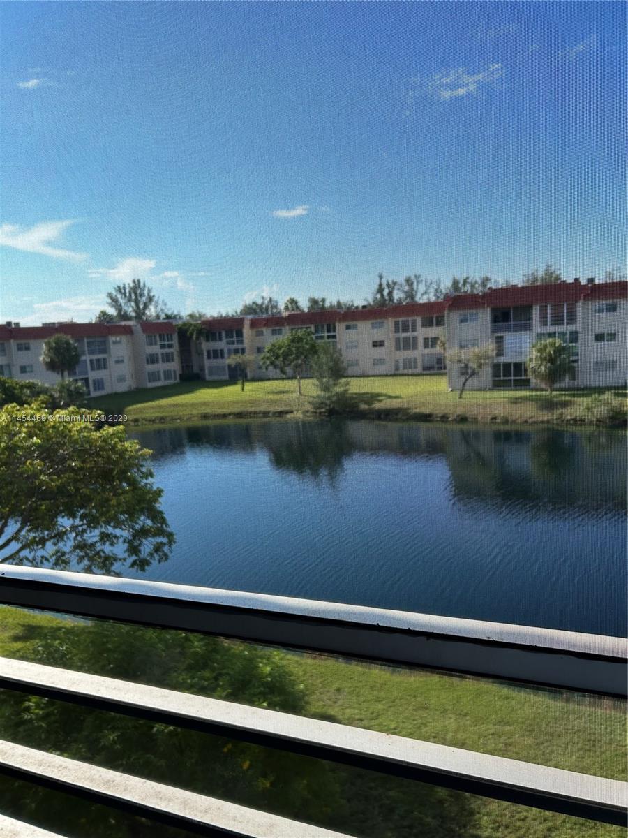 Photo of 8000 N Sunrise Lakes Dr #304 in Sunrise, FL