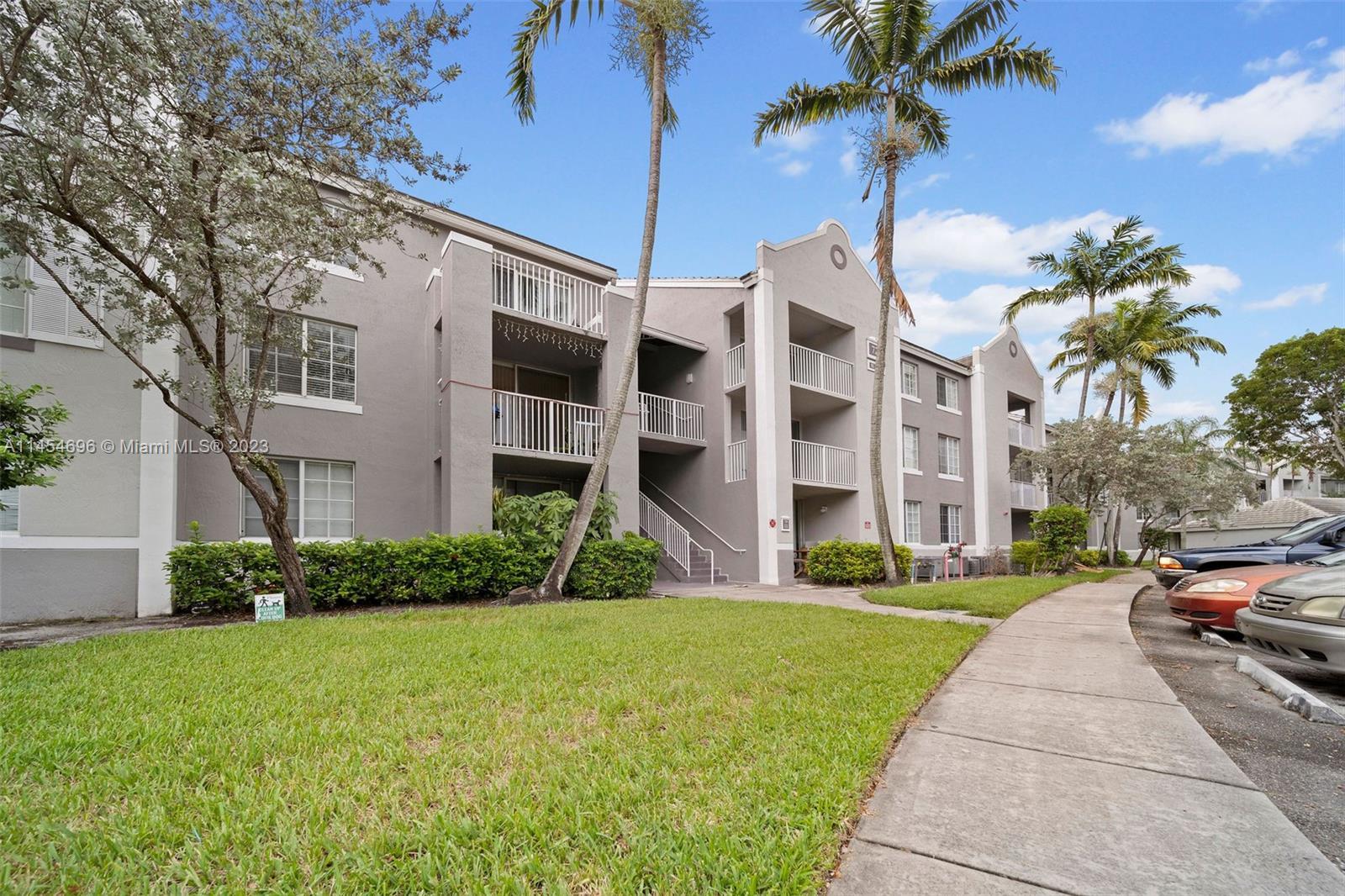 Photo of 720 SW 111th Ave #201 in Pembroke Pines, FL