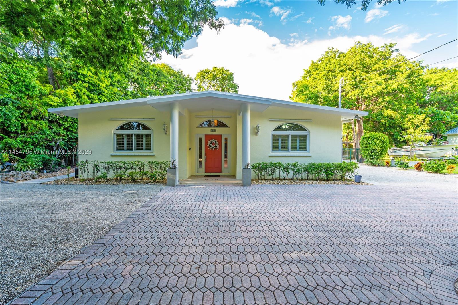 Photo of 469 Barracuda Blvd in Key Largo, FL