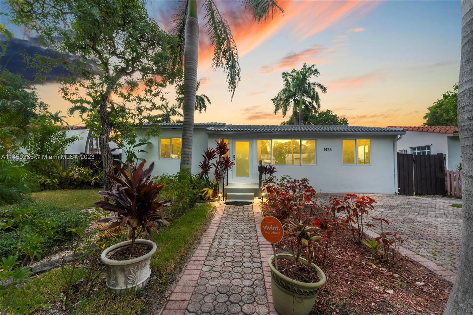 Back on market! New floors were just installed! Come see this charming ground level home in East Hol