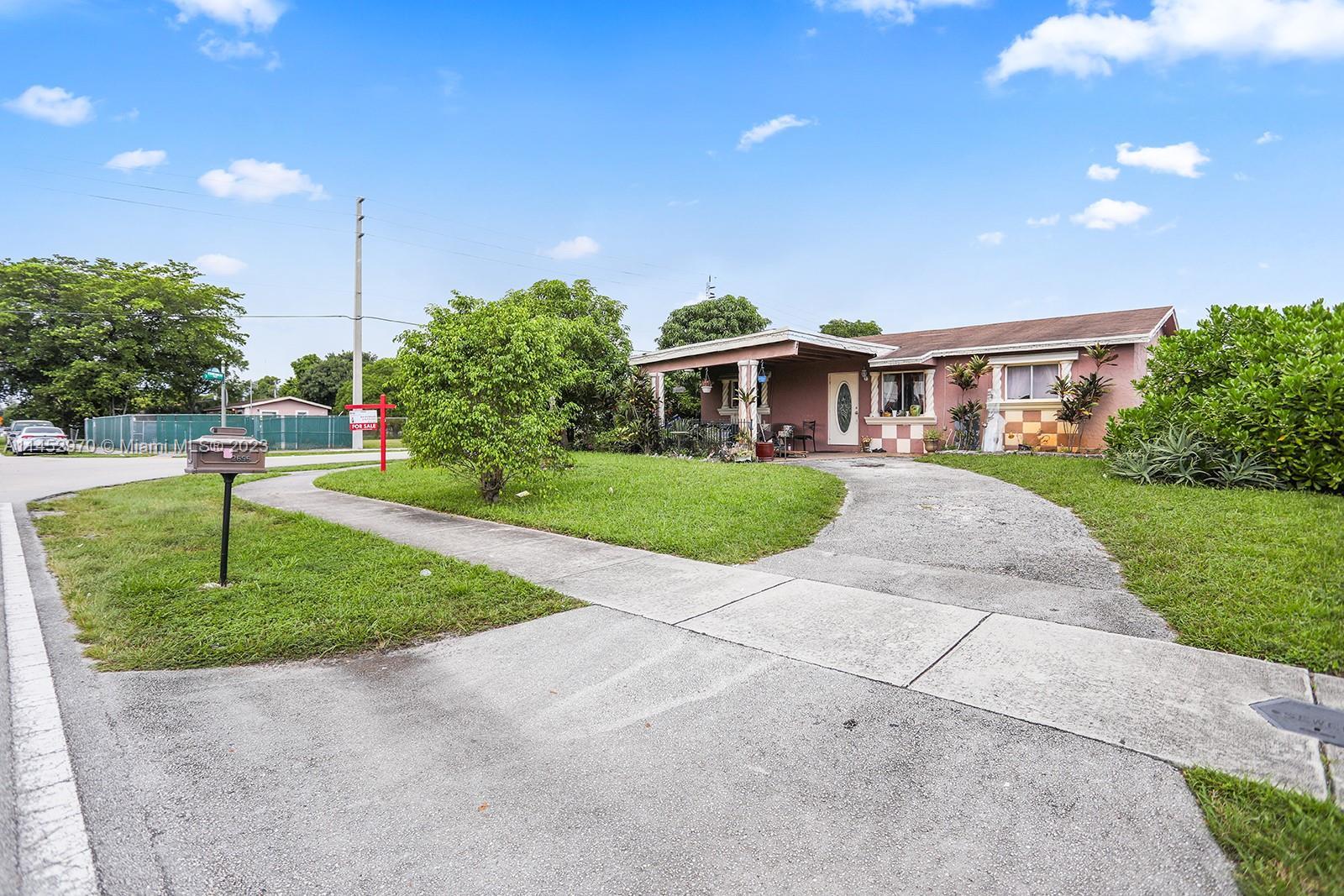 Photo of 2695 NW 22nd St in Fort Lauderdale, FL