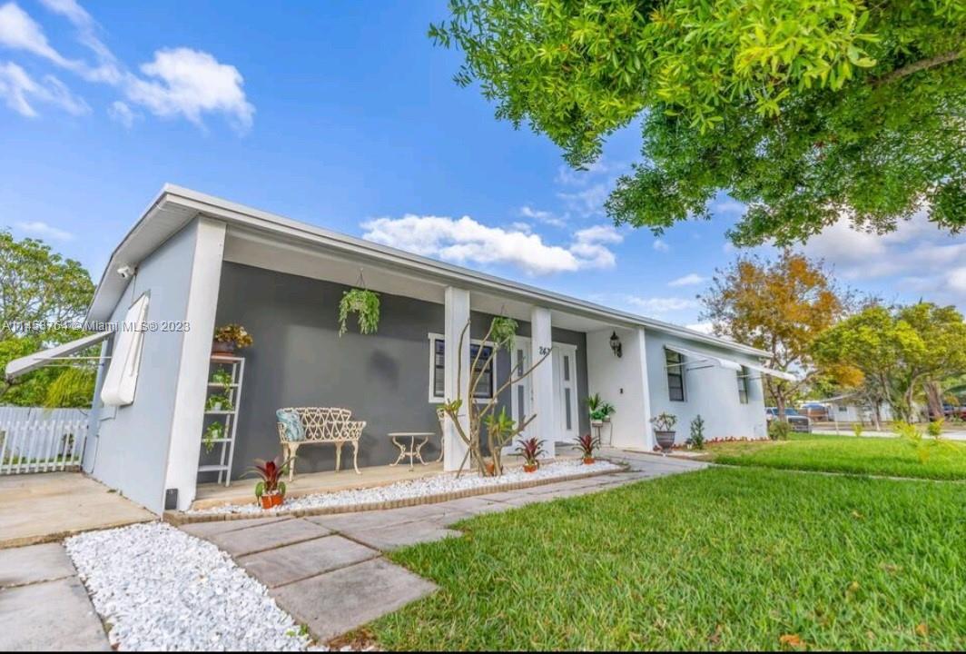 Photo of 243 NE 41st St in Deerfield Beach, FL