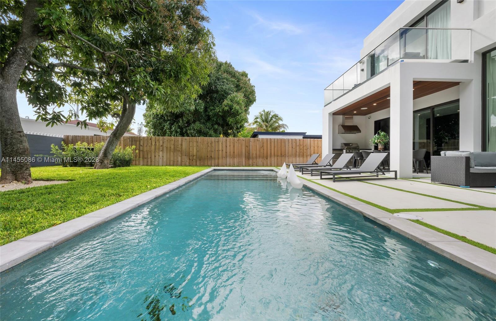 Photo of 80 NW 45th St in Miami, FL