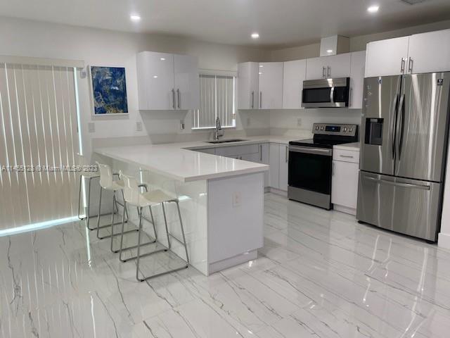 Photo of 798 W 31st St in Hialeah, FL