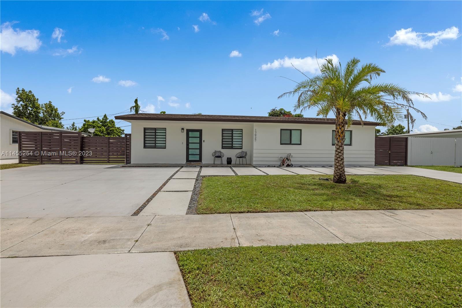 Photo of 17927 NW 78th Pl in Hialeah, FL