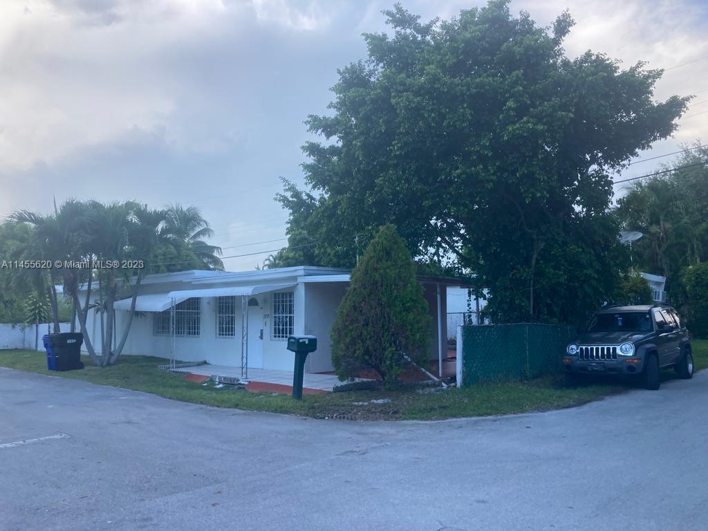 Photo of 2299 NE 136 Te in North Miami Beach, FL