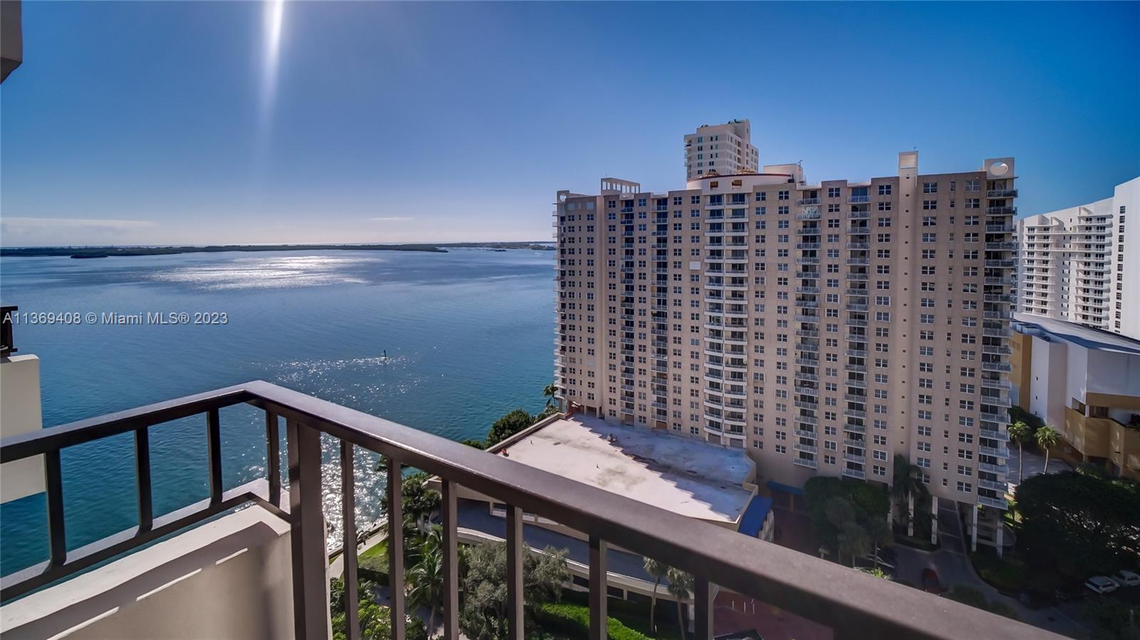 Fully renovated condo with breathtaking bay view. Modern European finishes with open floor-plan, Bra