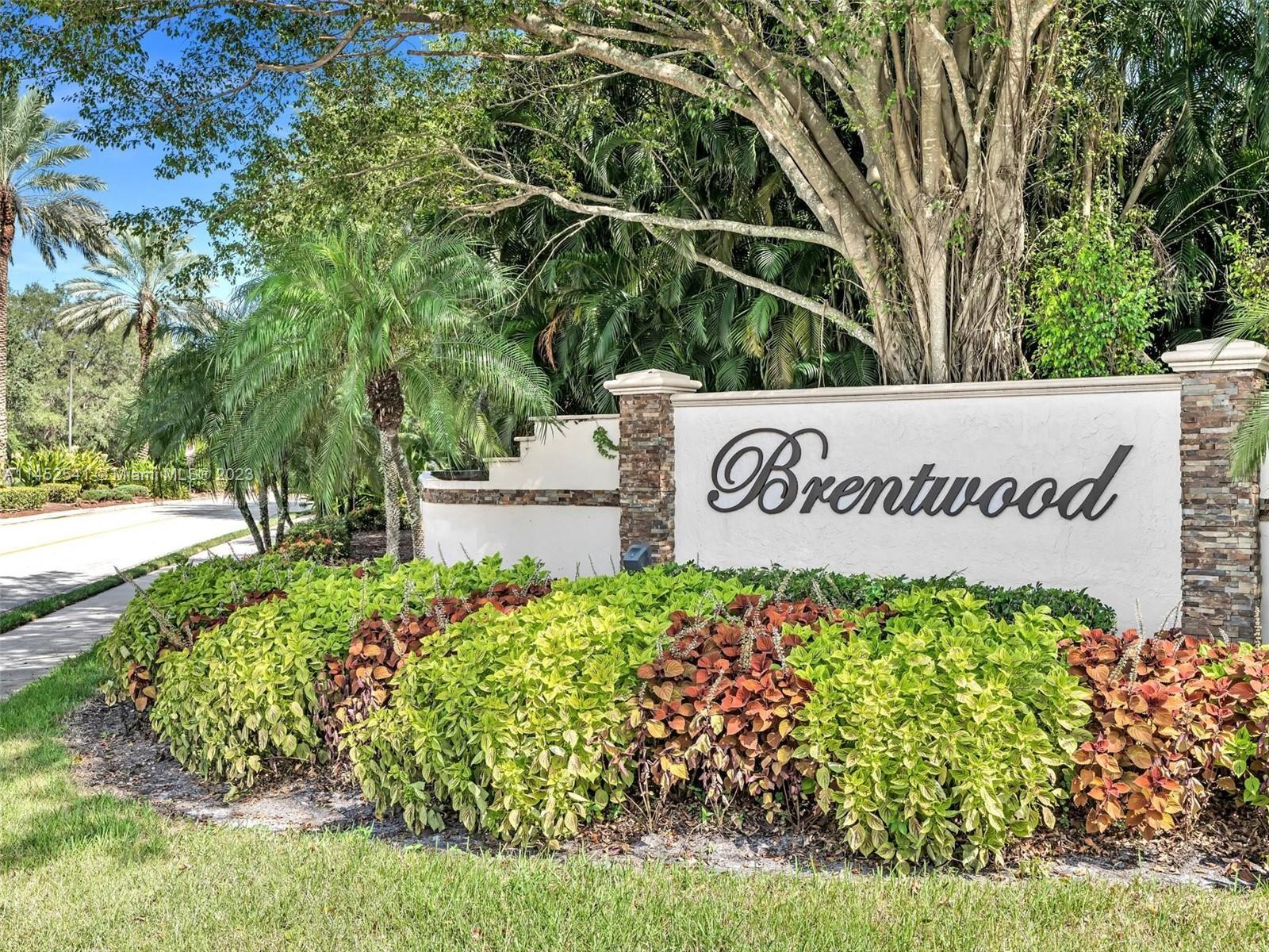 Rarely Sold Brentwood Villa,In a well sought after community.
Well maintained and very specious hom