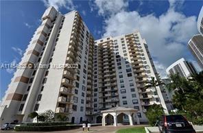 2/2 spacious  condo ACROSS THE STREET FROM THE BEACH. Great Layouts, split bedrooms with walk-in clo
