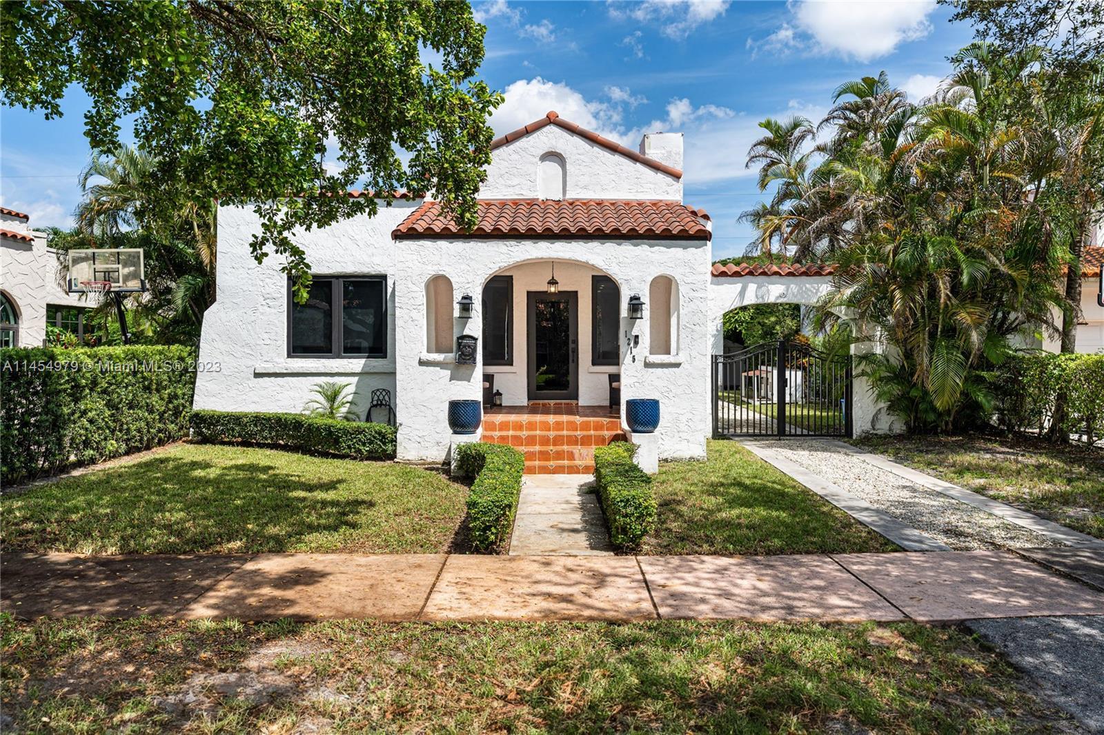 Photo of 1215 Algeria Ave in Coral Gables, FL