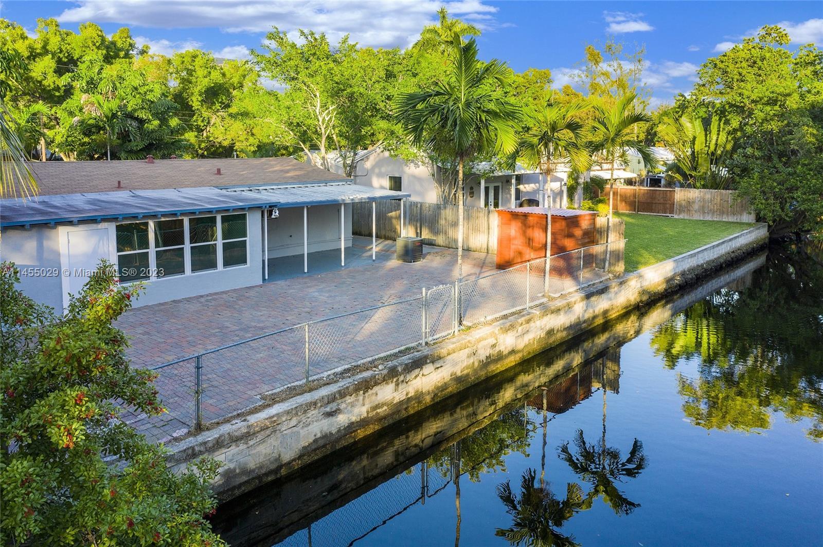 Great opportunity to own this wonderful waterfront home, just minutes from downtown Fort Lauderdale,