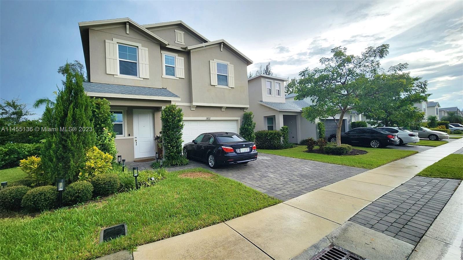Photo of 1801 Lake Cove Dr in Lake Worth, FL