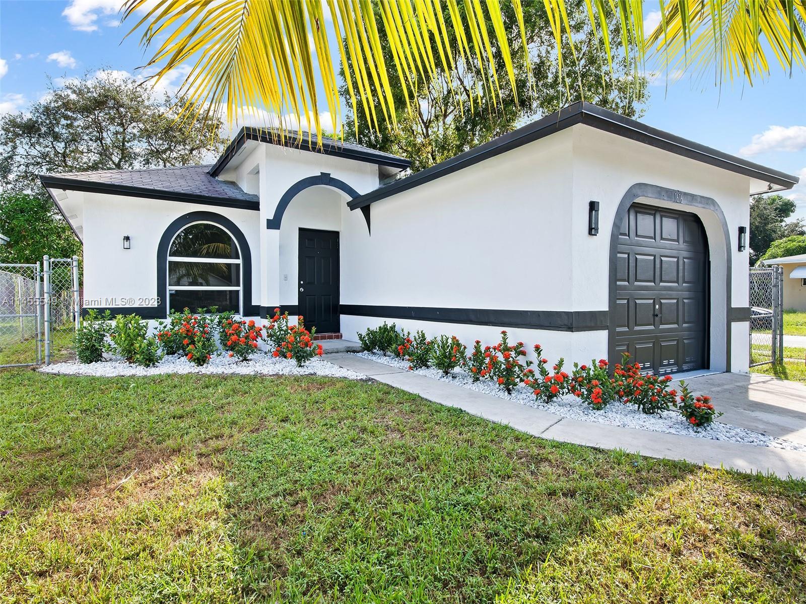 Newly Updated 3/2!!! 7 minute drive to Las Olas and 10 minute drive to FTL Beach.