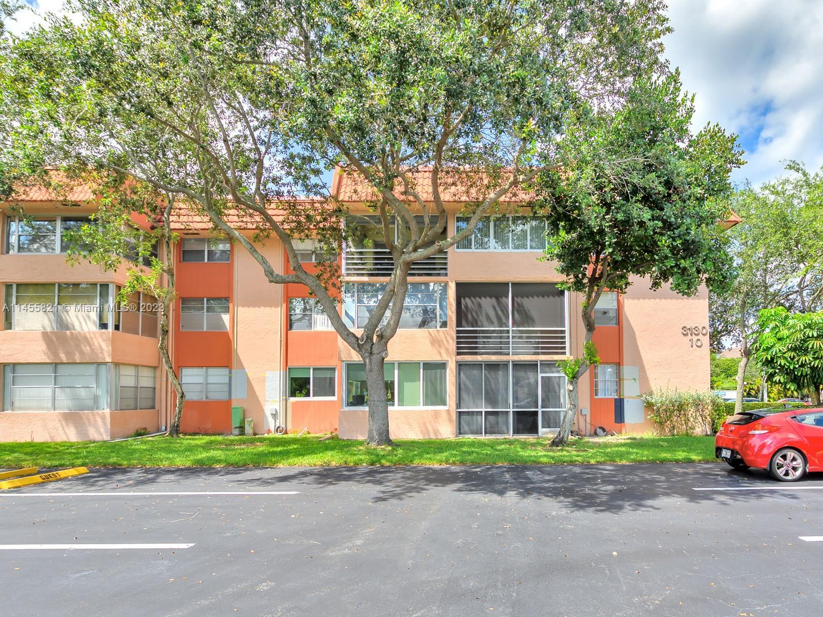 Photo of 3130 Holiday Springs Blvd #109 in Margate, FL