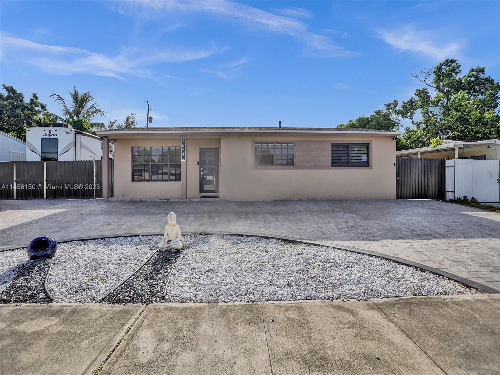 Photo of 18543 NW 10th Rd in Miami Gardens, FL