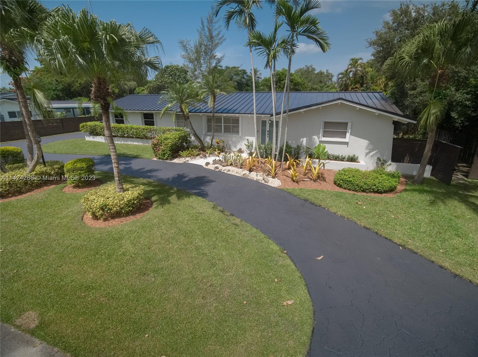 Photo of 14520 SW 79th Ct in Palmetto Bay, FL