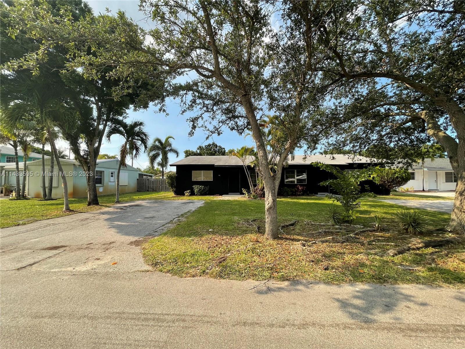 Updated duplex in the highly sought out neighborhood of Croissant Park. Each unit boasts 3 bedrooms,
