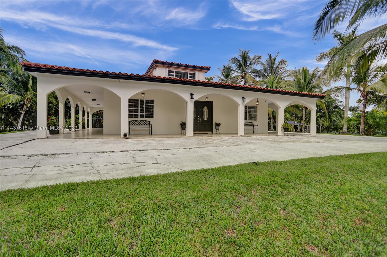 Photo of 6500 Volunteer Rd in Southwest Ranches, FL