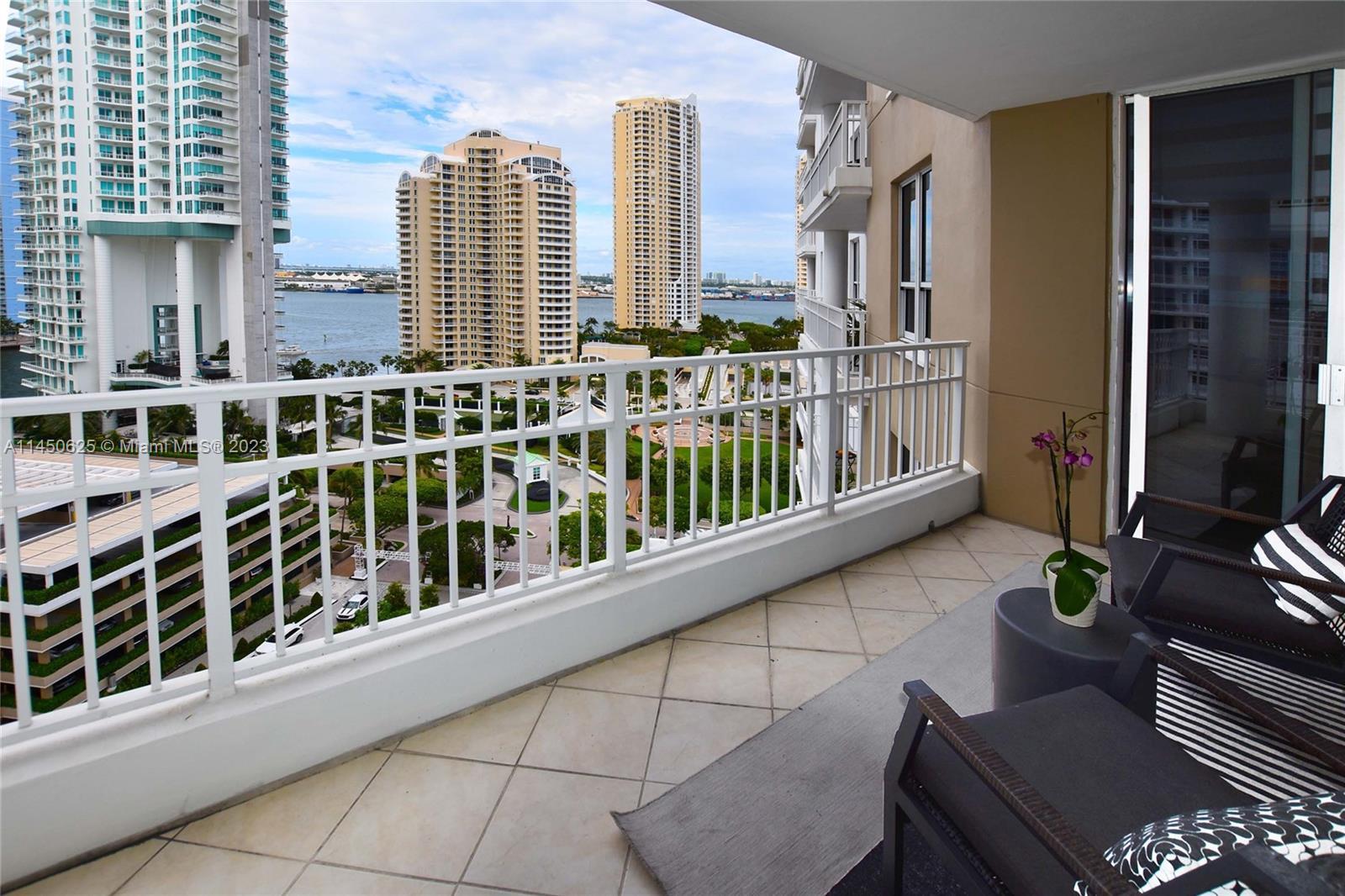 Photo of 701 Brickell Key Blvd #1707 in Miami, FL
