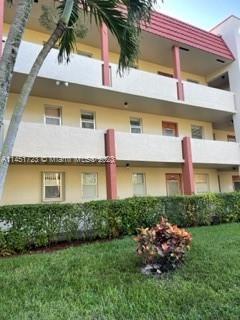Photo of 2850 W Sunrise Lakes Dr #103 in Sunrise, FL