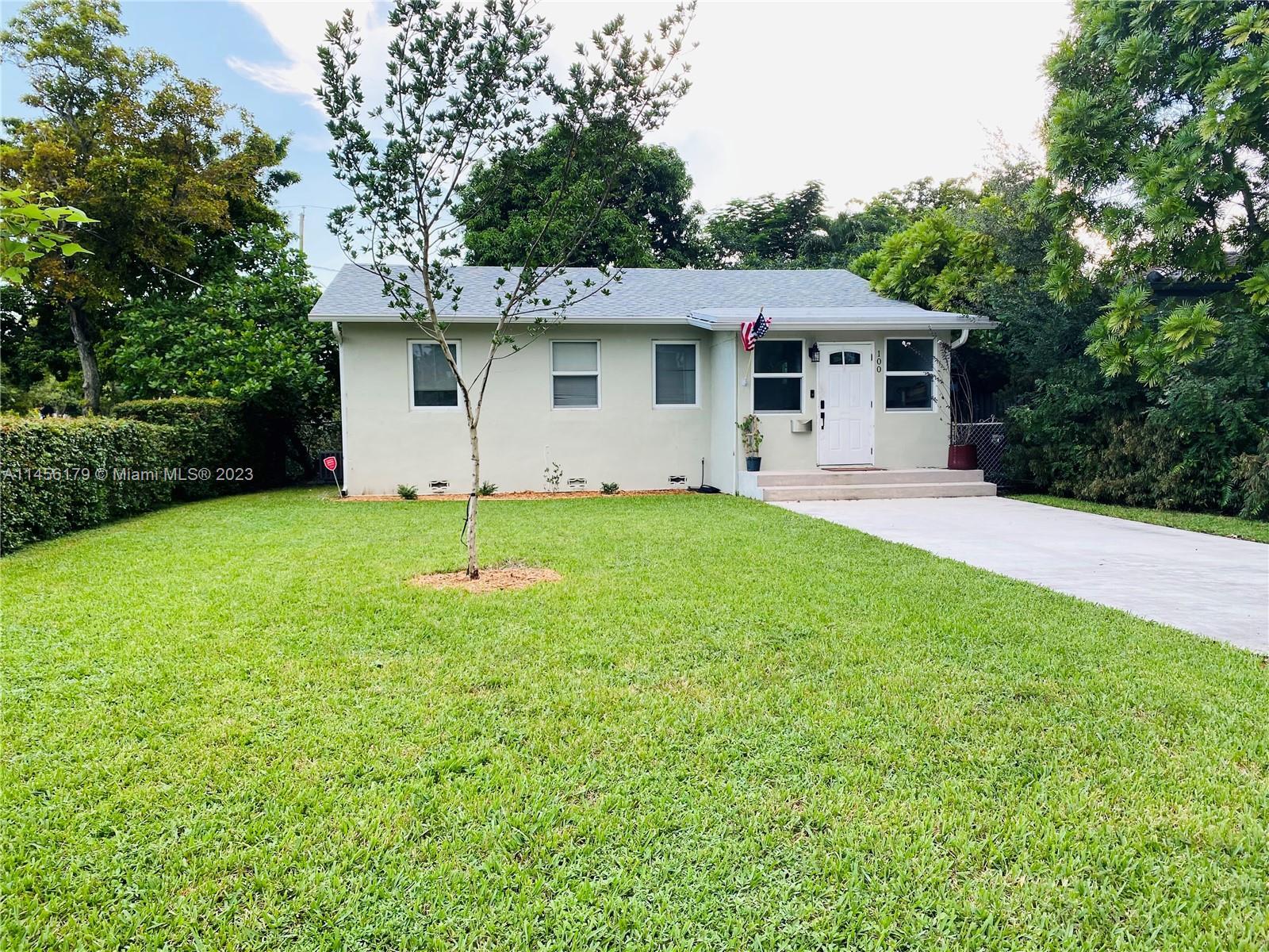 Photo of 100 Truxton Dr in Miami Springs, FL