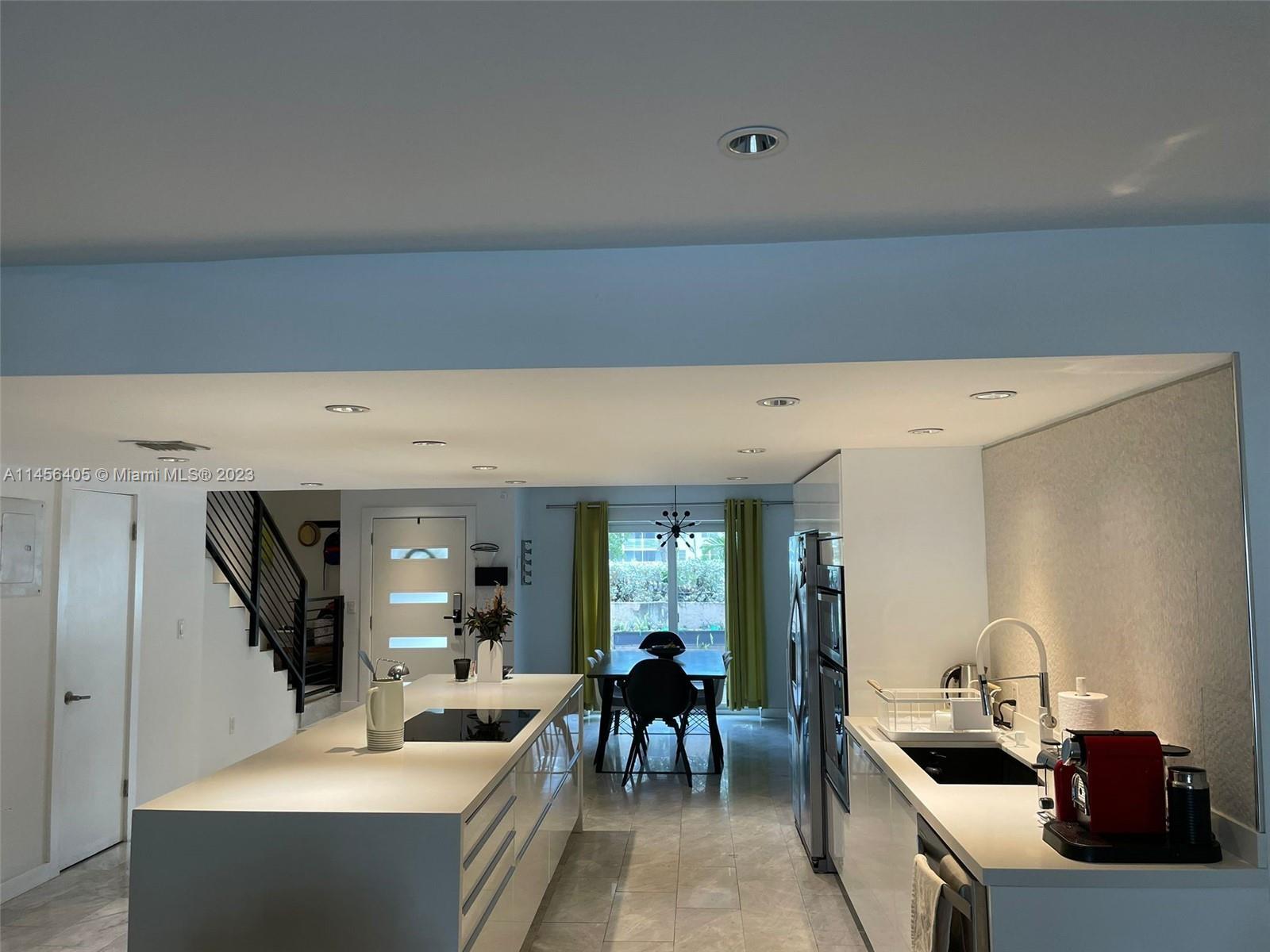 Photo of 3823 NE 170th St #B2 in North Miami Beach, FL
