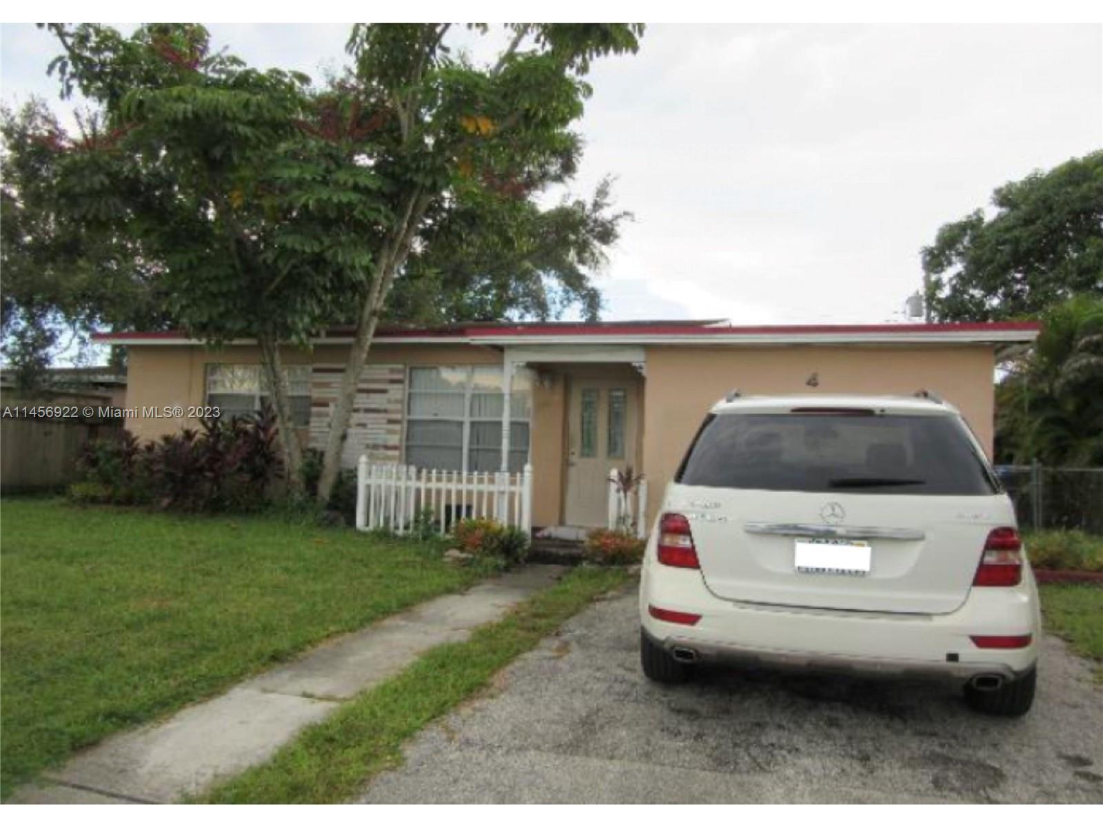 Photo of 4200 SW 33rd Dr in West Park, FL