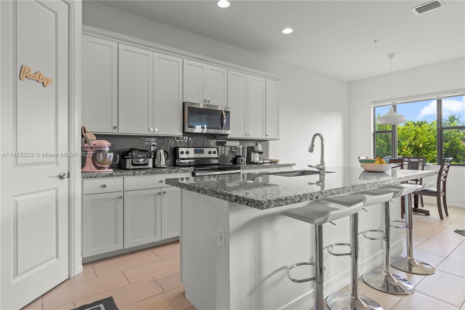 Photo of 11633 SW 13th Dr in Pembroke Pines, FL