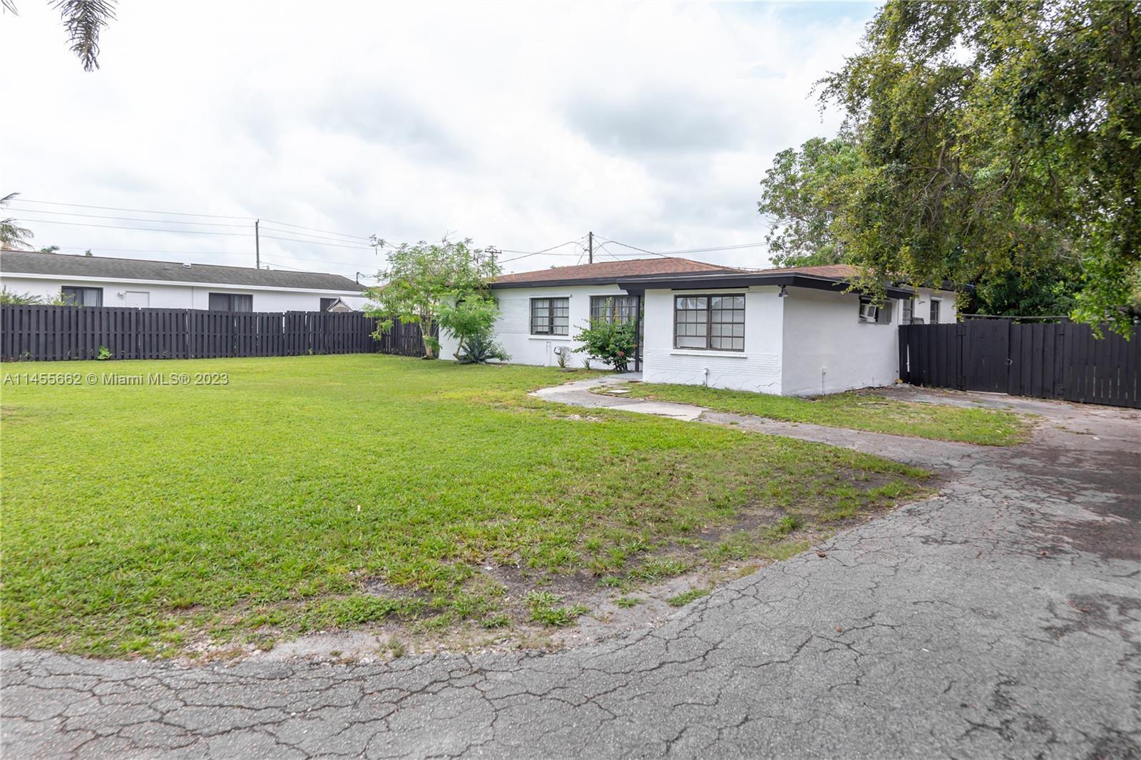 Photo of 4332 SW 52nd St in Dania Beach, FL