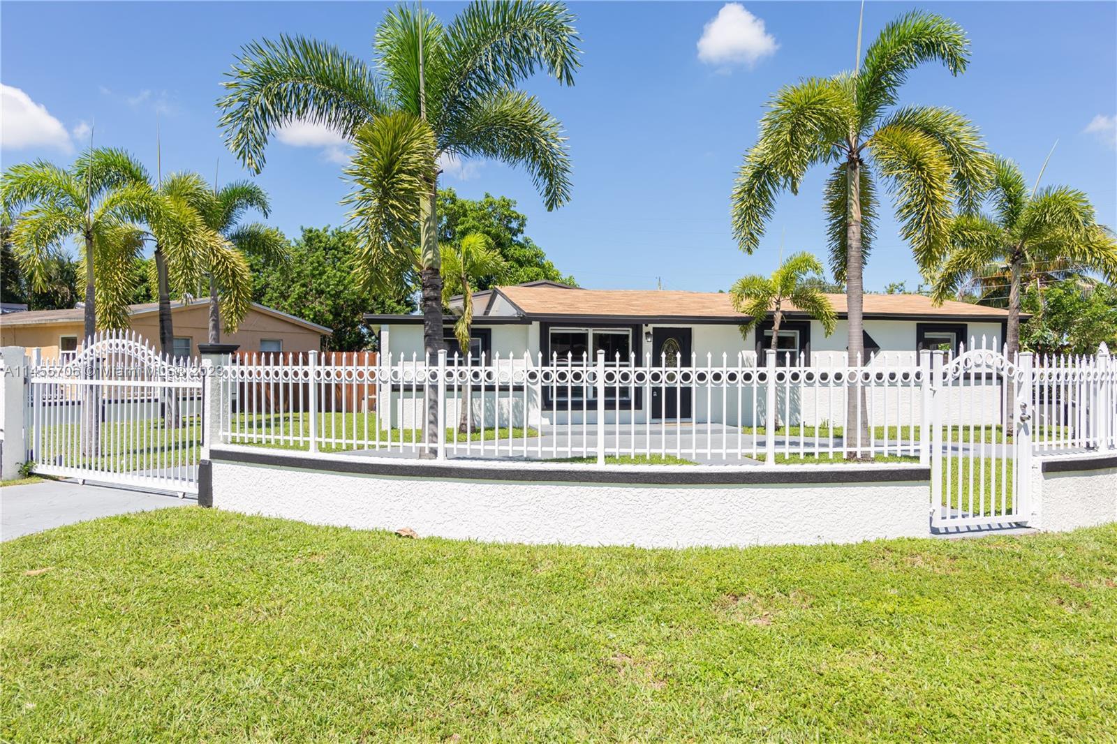 Photo of 4465 SW 49th Ct in Dania Beach, FL