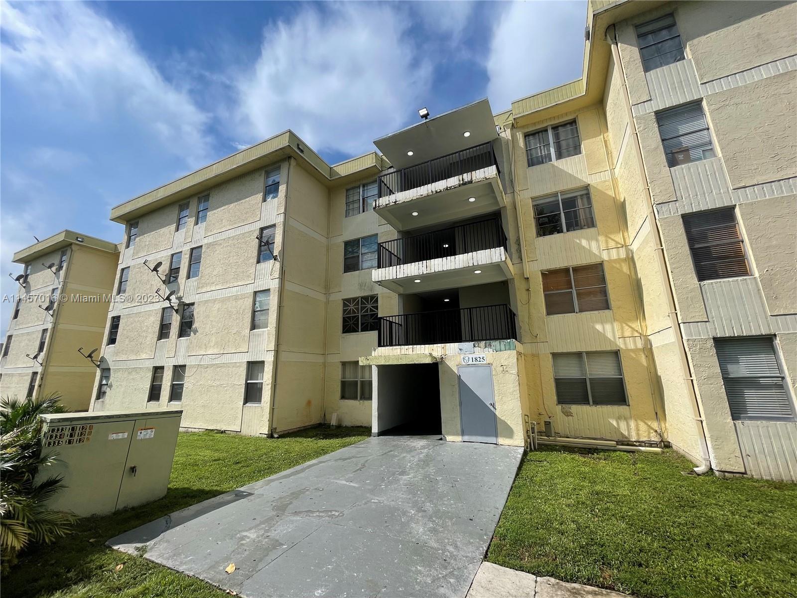 Photo of 1825 W 56th St #309 in Hialeah, FL