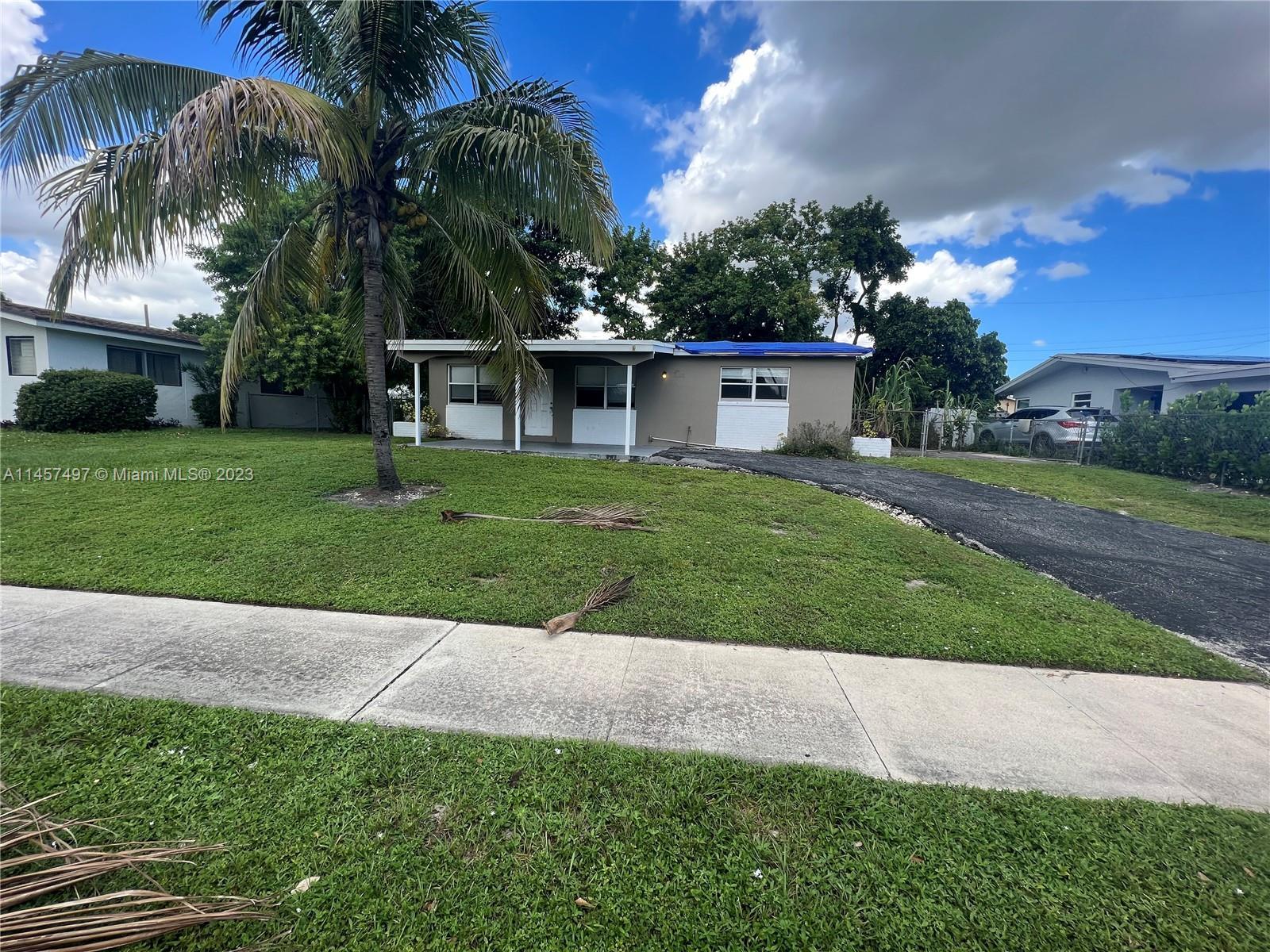 Photo of 2833 SW 6th St in Fort Lauderdale, FL