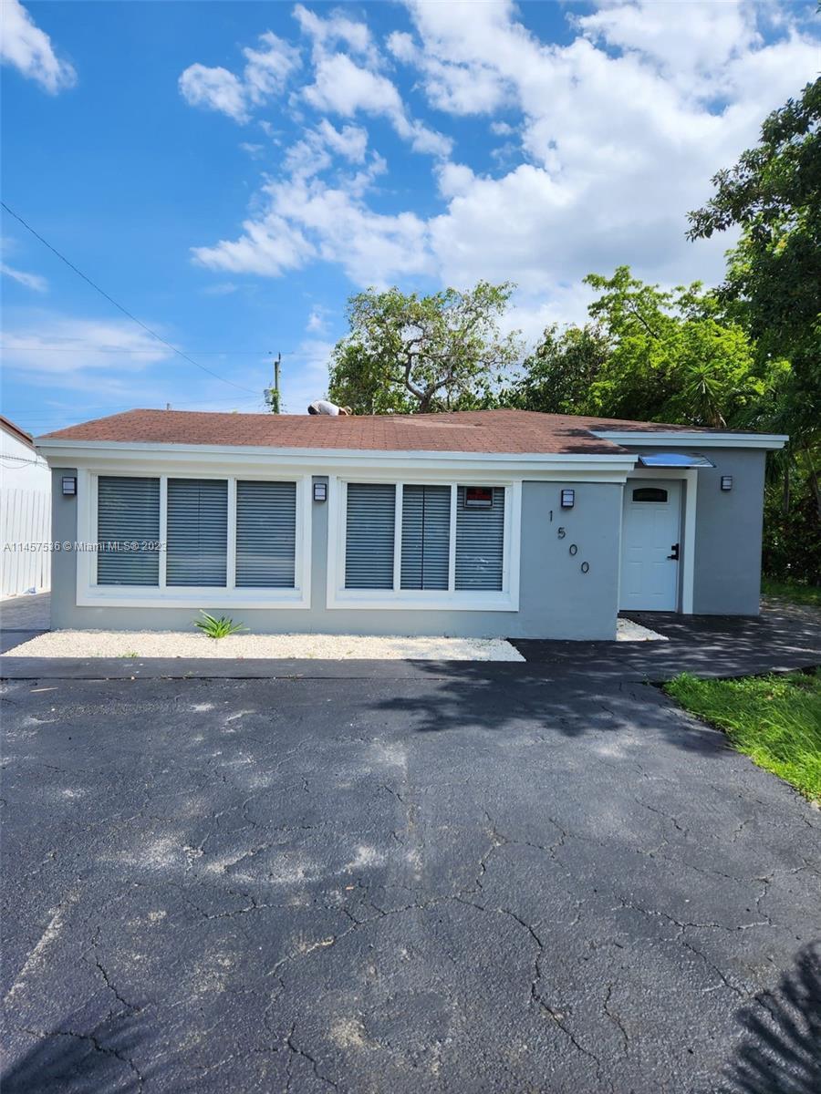 Photo of 1500 NE 177th St in North Miami Beach, FL